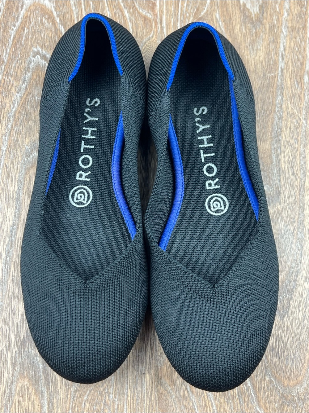 600 Rothy's Women's Black Knit Flats with Blue Trim 7